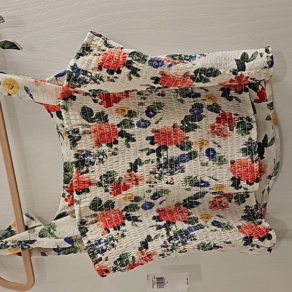 Crop Top - Picture 2 of 3